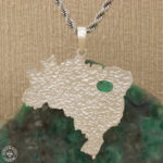 Pingente Mapa do Brasil com esmeralda  0,39ct  Prata925