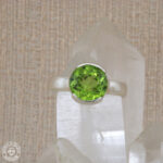 Anel de peridoto
