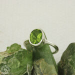 Anel de peridoto