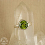Anel de peridoto