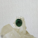 Anel de esmeralda cabochão