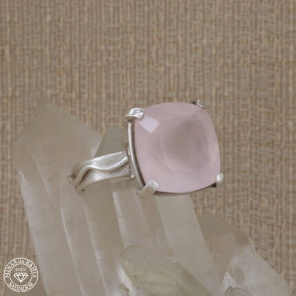 Anel de quartzo rosa