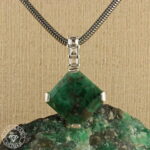 Pingente de esmeralda e topázio  26,20ct/1,19ct  Prata 925