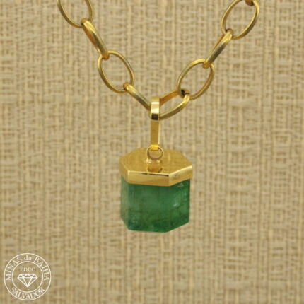 Pingente de esmeralda. Ouro 18k