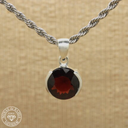 pingente de granada 4,69ct
