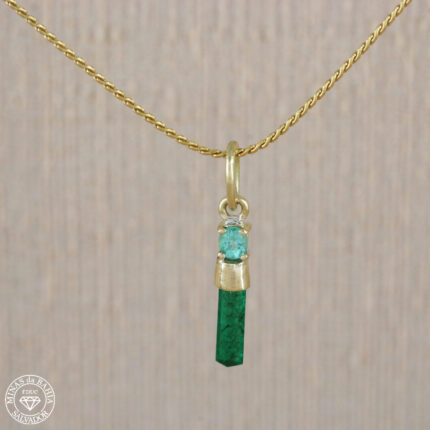Pingente de esmeralda e turmalina Paraíba. Ouro amarelo 18k