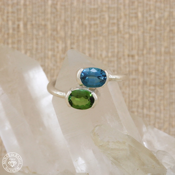 adiv056 anel de topázio azul e turmalina verde 0,88ct 0,78ct cod138 Anel de topázio azul e turmalina verde