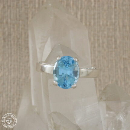Anel de topázio azul Swiss Blue