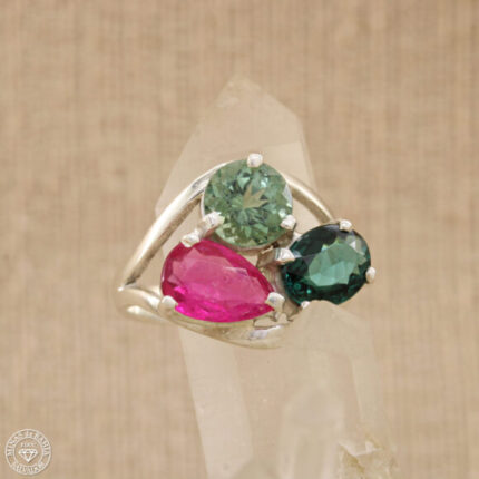 Anel de turmalina verde e rosa. Prata 925