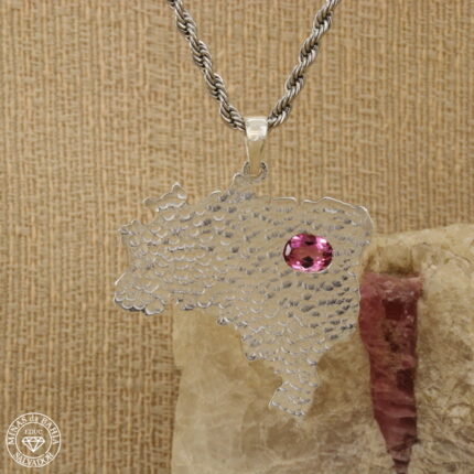 pingente mapa do brasil com turmalina rosa 0,93ct