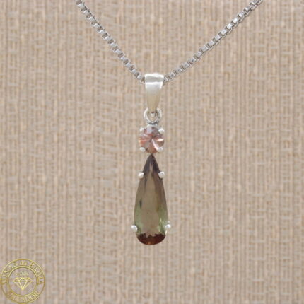 Pingente de andaluzita. 2,19ct. Prata 925