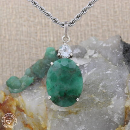 Pingente de esmeralda e topázio 14,45ct  1,01ct  prata925