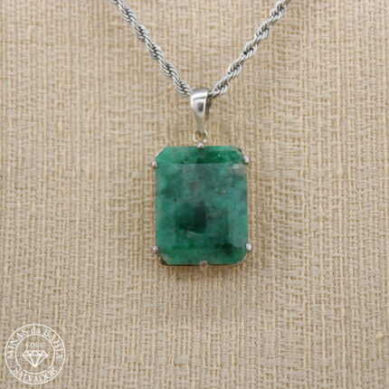 Pingente de esmeralda 24,0ct  prata925