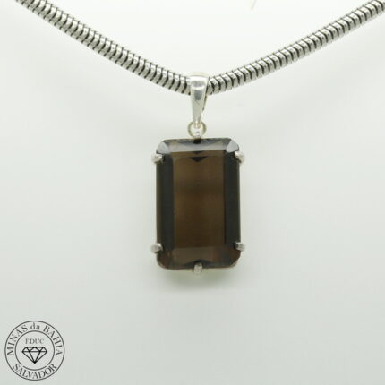 Pingente de quartzo fumê. 19,80ct. Prata 925