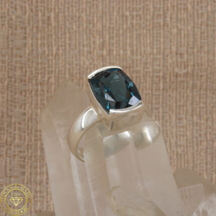 Anel de topázio azul 5,95ct