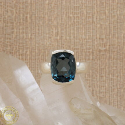 Anel de topázio azul London Blue 5,95ct