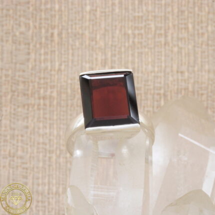 Anel de granada 9,11ct