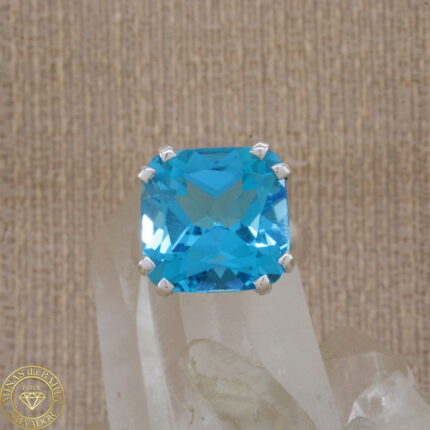 Anel de topázio azul 22,76ct